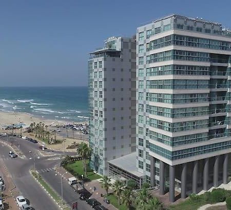 Oceanus Apartment Hotel Herzelia Exteriör bild